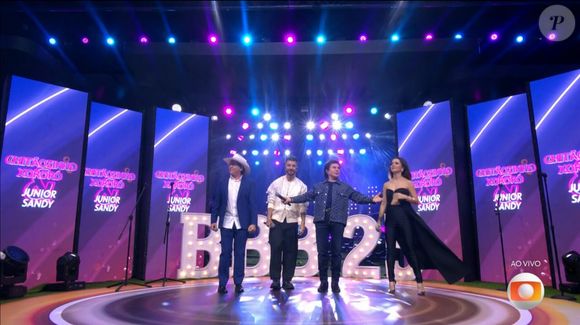 'Show de Quarta' no 'BBB 25' contou com apresentação de Chitãozinho e Xororó, Sandy e Júnior