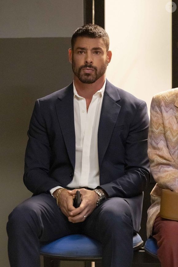Quem matou Odete Roitman na novela 'Vale Tudo'? Internauta aponta que pela altura de Cauã Reymond, 1.84m, 20cm a mais que Debora Bloch, personagem não poderia executar a vilã, pois a arma estava em linha reta