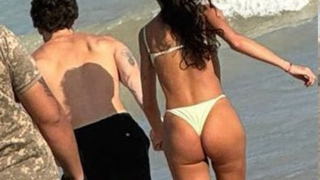 2026 começou romântico! Bruna Marquezine e Shawn Mendes são flagrados correndo para o mar de mãos dadas: 'Apaixonados mesmo'