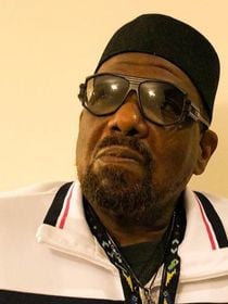 Morre aos 68 anos o rapper e pioneiro do hip-hop Afrika Bambaataa; complicações de um câncer causaram a morte do artista, dono de hit com Fernanda Abreu e inspiração para Marcelo D2