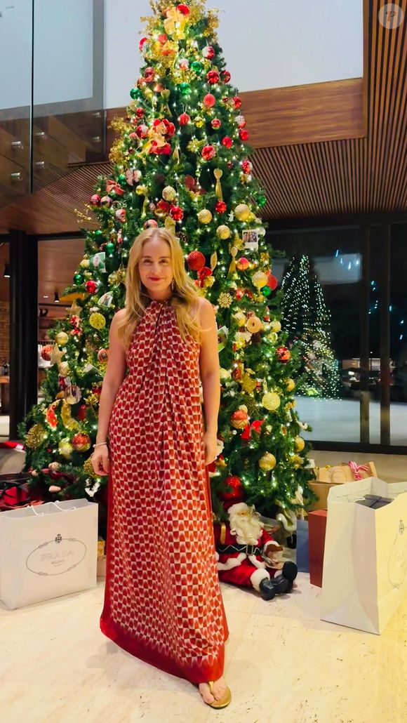 Angélica e seu vestido deslumbrante para o natal 2024