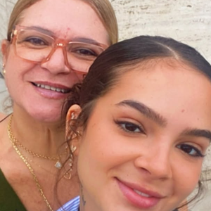 'Me sinto um lixo': mãe de Mel Maia acusou filha famosa de 'ingratidão' antes de morrer; Débora lutava contra depressão e morava sozinha