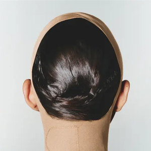 O lançamento, chamado Seamless Sculpt Face Wrap, promete redefinir o maxilar durante a noite, enquanto o usuário dorme.