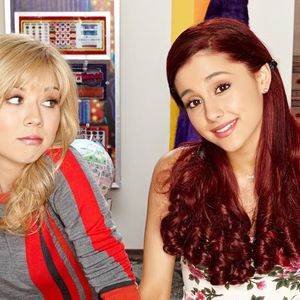 Ariana Grande estrelou outras produções com o visual, como o spin-off 'Sam & Cat'