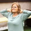 Esta rotina de Pilates com cadeira é acessível e perfeita para quem tem 60 anos ou mais: melhora a coordenação, o equilíbrio e a musculatura
