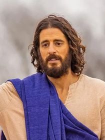'Ele ficou extremamente desconfortável com a ideia de que Jesus, passando por tanto sofrimento, diria algo descontraído': 6ª temporada de 'The Chosen' teve mudança crucial após desentendimento de Jonathan Roumie com diretor