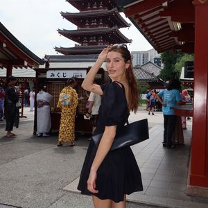 O Perfume Kyoto traduz a atmosfera da tradicional cerimônia do matcha de Kyoto no Japão e foi desenvolvido como ponto de partida para a primeira coleção de perfumaria da Mondepars