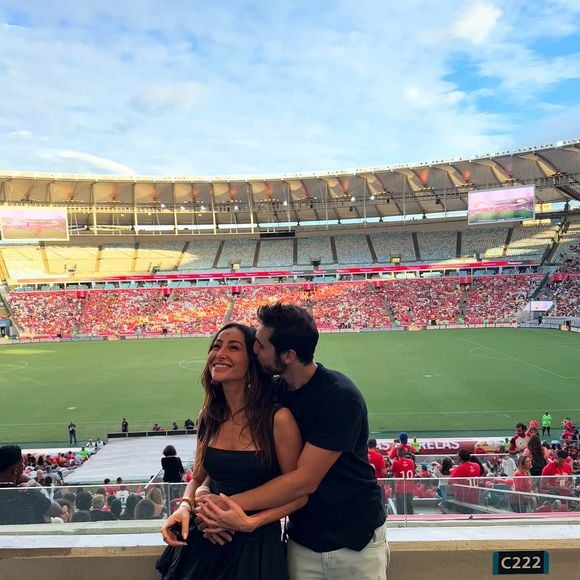 Sabrina Sato e Nicolas Prattes reuniram apenas familiares e os amigos mais próximos e não convocaram a imprensa para a festa