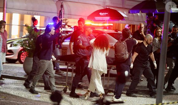 Em frente ao Copacabana Palace, equipe de Vale Tudo registra cena da morte de Odete Roitman