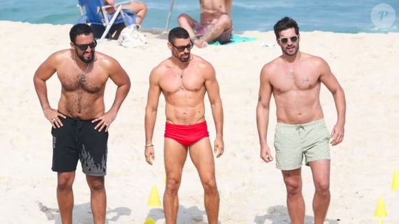 Olavo (Ricardo Teodoro), Cesar (Cauã Reymond) e Walter (Leandro Lima) são michês na novela 'Vale Tudo'