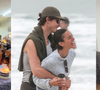 'Você mudou minha vida': Shawn Mendes faz 1ª declaração pública para Bruna Marquezine e mostra aniversário da atriz em ação social com crianças no Rio