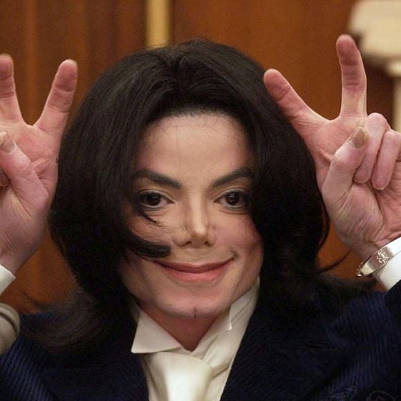 Um empresário disse que Michael Jackson tinha ajuda de um profissional para cortar seu frango, além de uma pessoa só para lembrá-lo de comer