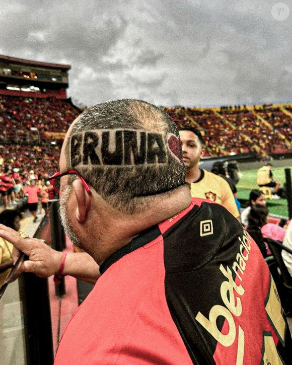 Um torcedor do Sport chegou a cortar o cabelo com o nome de Bruna Marquezine, junto de um coração