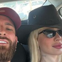 'Karoline Lima não quer ver Léo Pereira nem pintado de ouro': famosa e jogador do Flamengo já enfrentavam crise no namoro, diz página