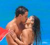 Igor Jansen e Julia Soares deram alguns beijos enquanto aproveitavam a praia na Cidade Maravilhosa.