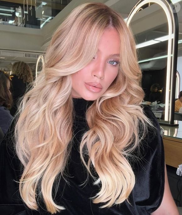 O cabelo de Gabriely Miranda virou assunto entre as torcedoras da Copa do Mundo 2026. Segundo a especialista Natasha Pires, 'Hoje a mulher quer liberdade. Quer um cabelo sofisticado que acompanhe a rotina dela'