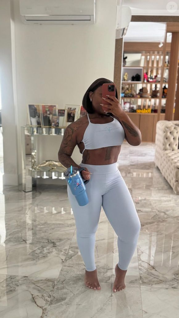 Jojo Todynho frisa que fez bariátrica e outras cirurgias plásticas, mas garante que viveu ‘uma virada de chave’ no site oficial da empreitada