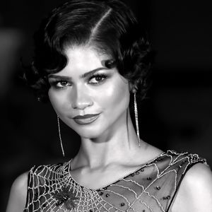 Zendaya transformou um símbolo do Homem-Aranha em moda: o vestido de teia de cristais da Giorgio Armani foi destaque da noite em Roma