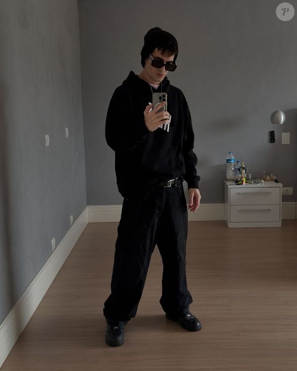 Fiuk: ‘Eu realmente queria ter entregado a rosa primeiro pra você, mas quando eu vi já não dava mais tempo… Eu tinha que voltar pro pedestal do microfone’