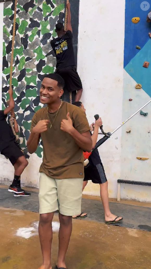 Netto Brito estava no ônibus na hora do acidente, mas não sofreu ferimentos. Ele estava a caminho de um show em Salinas da Margarida, na Bahia, quando ocorreu a tragédia