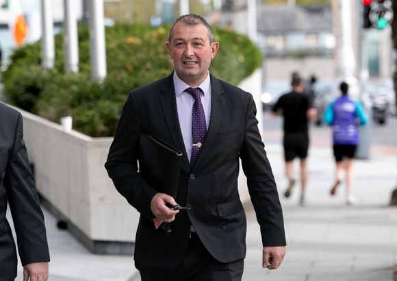 O atleta DJ Carey arrecadou mais de 400 mil euros, quase R$ 2,5 milhões, para custear seu tratamento de câncer. O problema é que ele nunca esteve doente