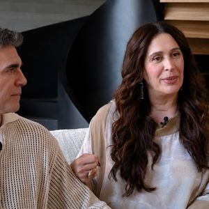 Conheça a mansão sustentável de Claudia Raia a 85 km de São Paulo: propriedade tem 1.696 m², cinema para 24 pessoas e revestimento elegante feito de garrafa PET