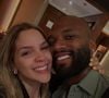 Igor Thiago superou depressão com nascimento do primeiro filho, no dia do aniversário dele mesmo - na foto, jogador com a mulher, Letícia Carvalho