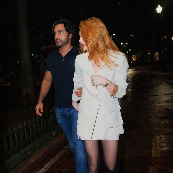 Pai do noivo de Marina Ruy Barbosa divulgou um comunicado  com firma reconhecida para falar do caso, onde nega ter adotado medidas criminais contra Abdul Fares