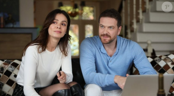Karsu é promovida assistente de Bora na nvela Coração de Mãe