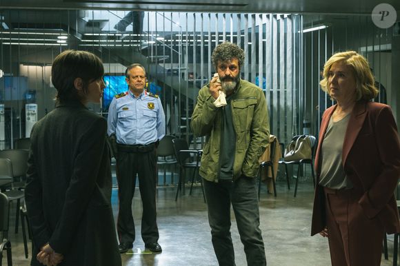 'Cidade das Sombras' começa com um corpo encontrado carbonizado, alvo de um crime brutal