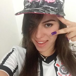 Tamires Assis também aderiu ao franjão lateral durante a juventude