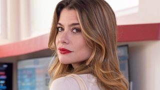 A psicologia diz que as mulheres que sempre passam batom não são mais vaidosas: essa é uma forma de expressar como se sentem