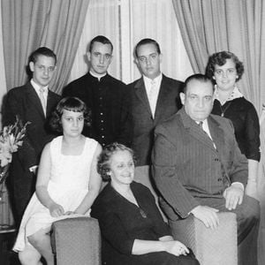 Papa Francisco com a família nos anos 1960