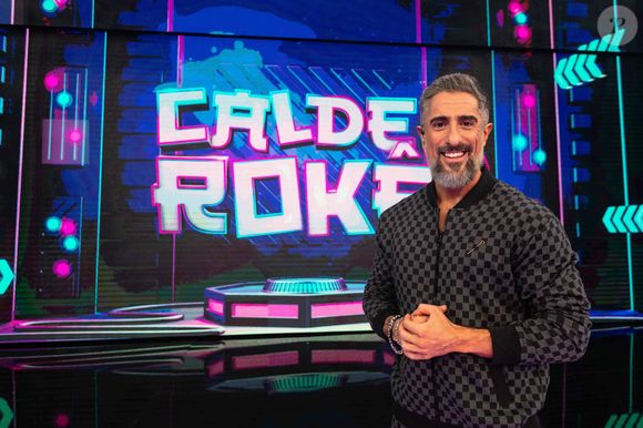 Marcos Mion teria ficado com Débora Nascimento em viagem internacional, segundo internautas que interpretaram um rumor escrito por Leo Dias