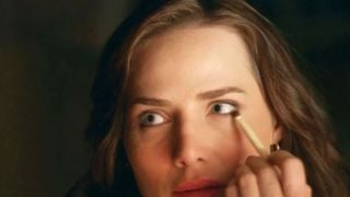 'Senhor dos Anéis' ou 'Quem Ama Cuida'? Segredo em joia milionária muda a história de Adriana na novela da Globo