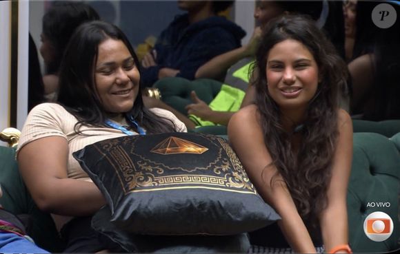 Nesta segunda-feira (16), Gabriela comentou novamente sobre a suposta homenagem da Portela para Péricles ao conversar com Tadeu Schmidt