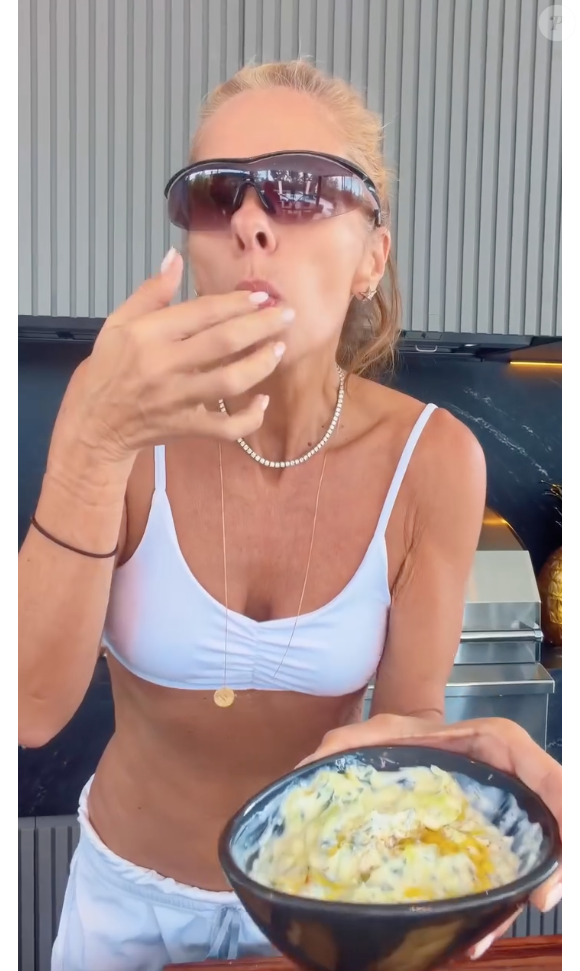 Se quiser adicionar proteína no patê de Adriane Galisteu, basta acrescentar frango desfiado