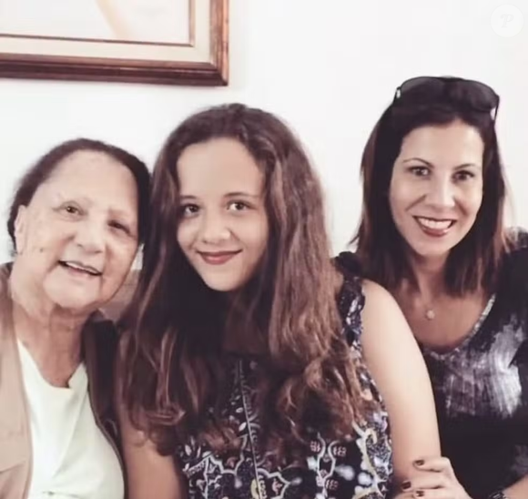 Dorinha Duval, Carla Daniel e Lys, única neta da atriz que morreu nesta quarta-feira (21)