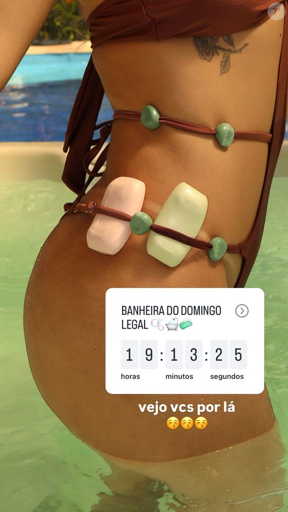 Nova musa da Banheira do Gugu, Stephanie Gomes, filha de Solange Gomes, tem 26 anos