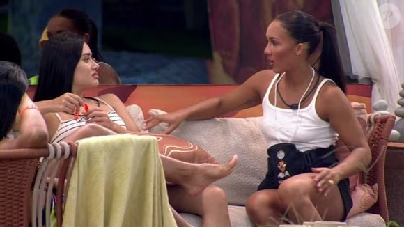 Maxiane chora ao desabafar com Jordana