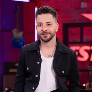 De acordo com a entrevista da Revista Quem, Junior Lima, hoje no "Estrelas da Casa", foi questionado por Monique Evans sobre o dinheiro que ganhava e respondeu: 'Ah, não é tudo isso, não.'