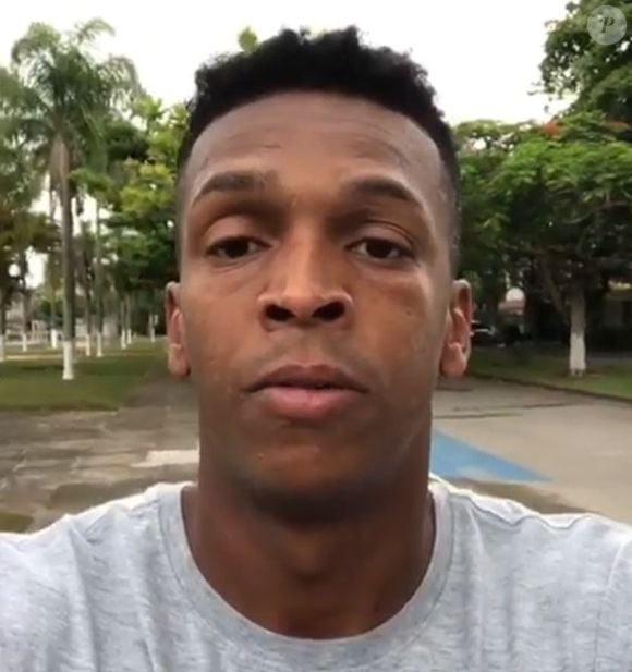 Influenciadora expõe mensagens e ligações que comprovam o abandono paterno