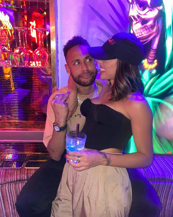 Na legenda do post no Instagram, Bruna Biancardi se declarou à Neymar.