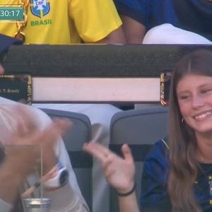 Além de elogios, internautas comentaram sobre a semelhança entre a modelo e sua filha: "Vivian é a cara da Gisele", escreveu um