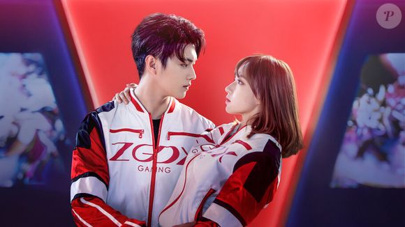 'Me Perdendo no Seu Sorriso': uma gamer talentosa entra para um time profissional e conquista não só seu espaço nos e-sports, mas também o coração do capitão da equipe