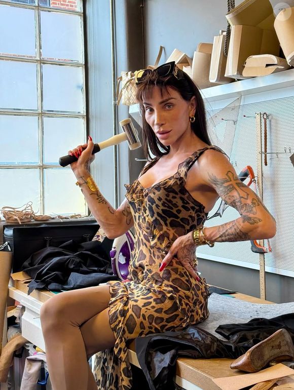 Maya Massafera revelou que mudou a cor dos olhos para ficar mais feminina