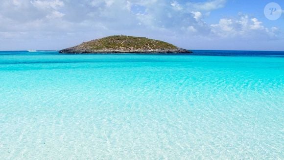 Embora a praia de Ses Illetes esteja afastada de qualquer núcleo urbano, há diversas maneiras de chegar até ela