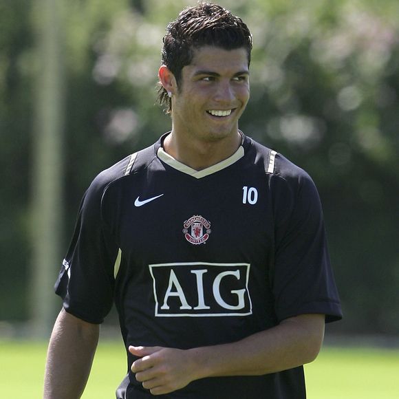 Sorriso de Cristiano Ronaldo passou de motivo de desconforto para objeto de desejo