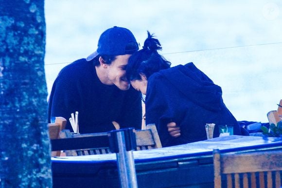 Bruna Marquezine e Shawn Mendes namoram há cerca de um ano e já passaram Natal, réveillon e carnaval juntos