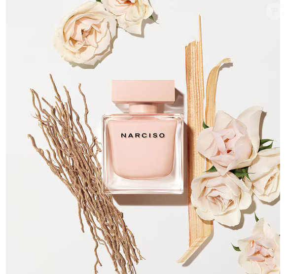 Almíscar e flores suaves criam efeito de déjà-vu sem sufocar quem usa